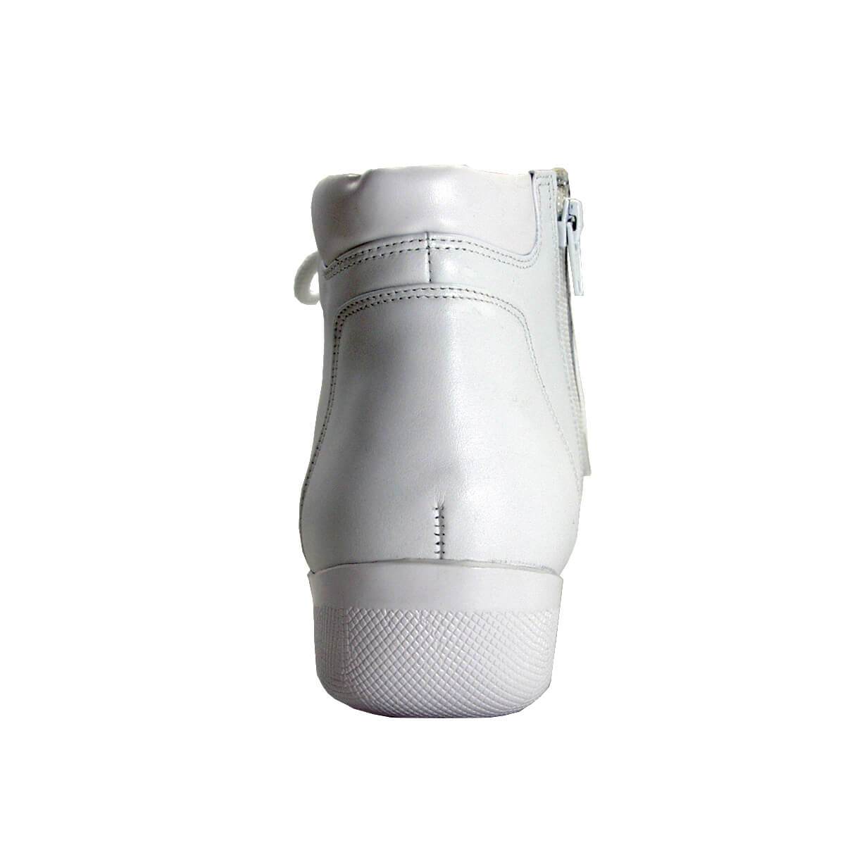 PEERAGE Rhonda Women's Wide Width Leather Utility Booties