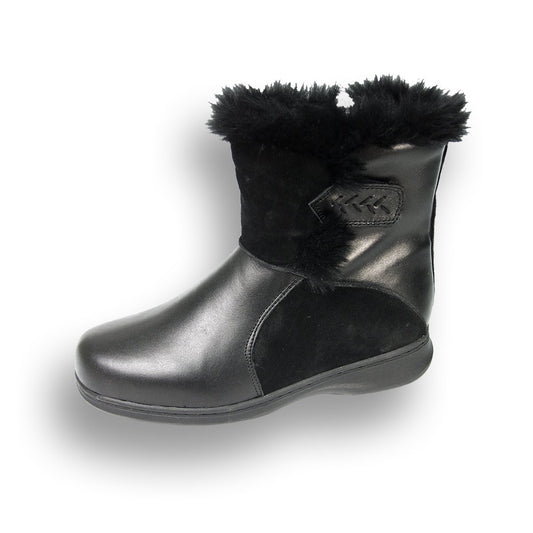 PEERAGE Bryn Women's Wide Width Fleece-Lined Leather Booties
