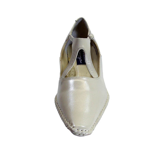 PEERAGE Roanne Women's Wide Width Stitched Leather Pumps