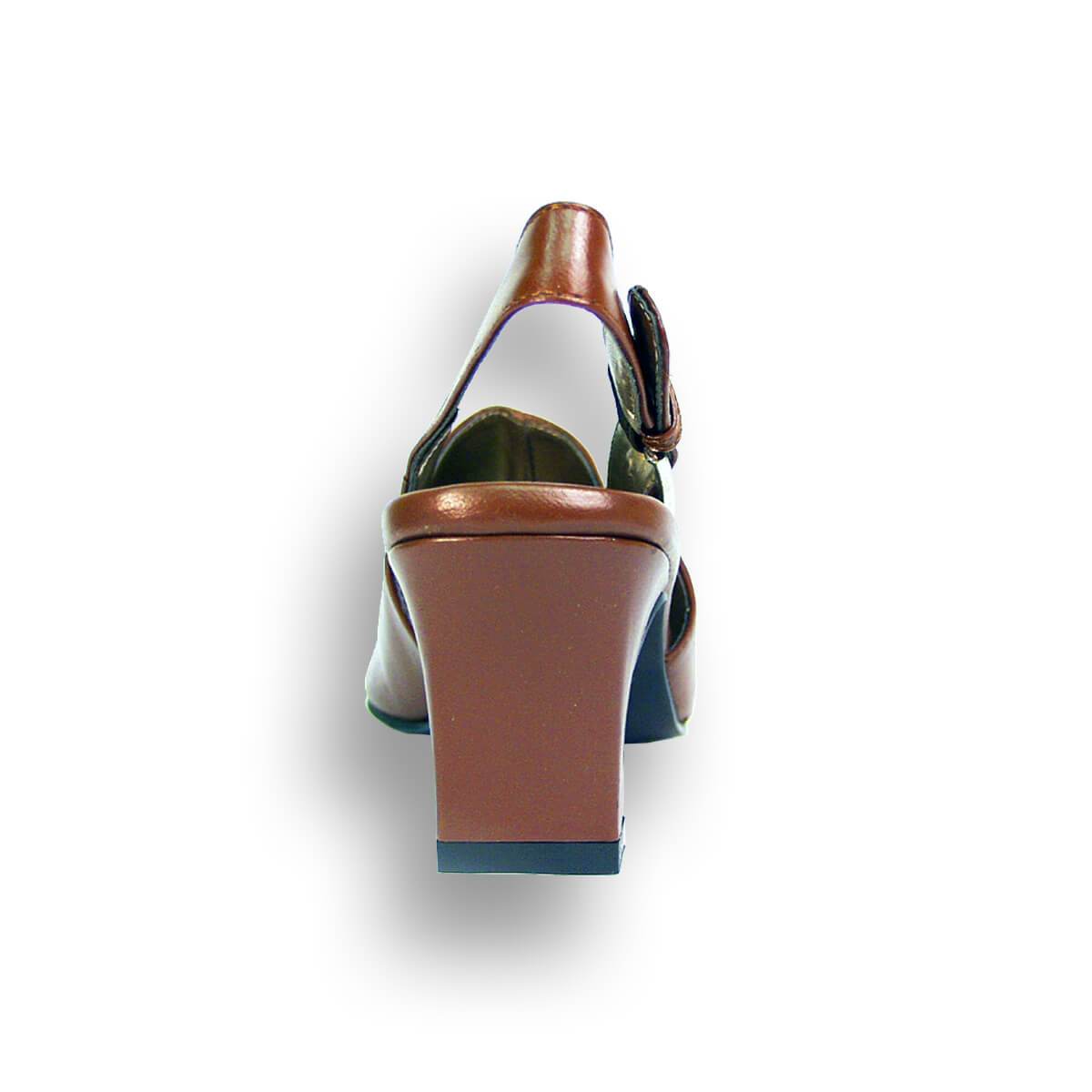 PEERAGE Zoe Women's Wide Width Leather Slingback Pumps